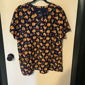 Meavn EUC fox scrub top